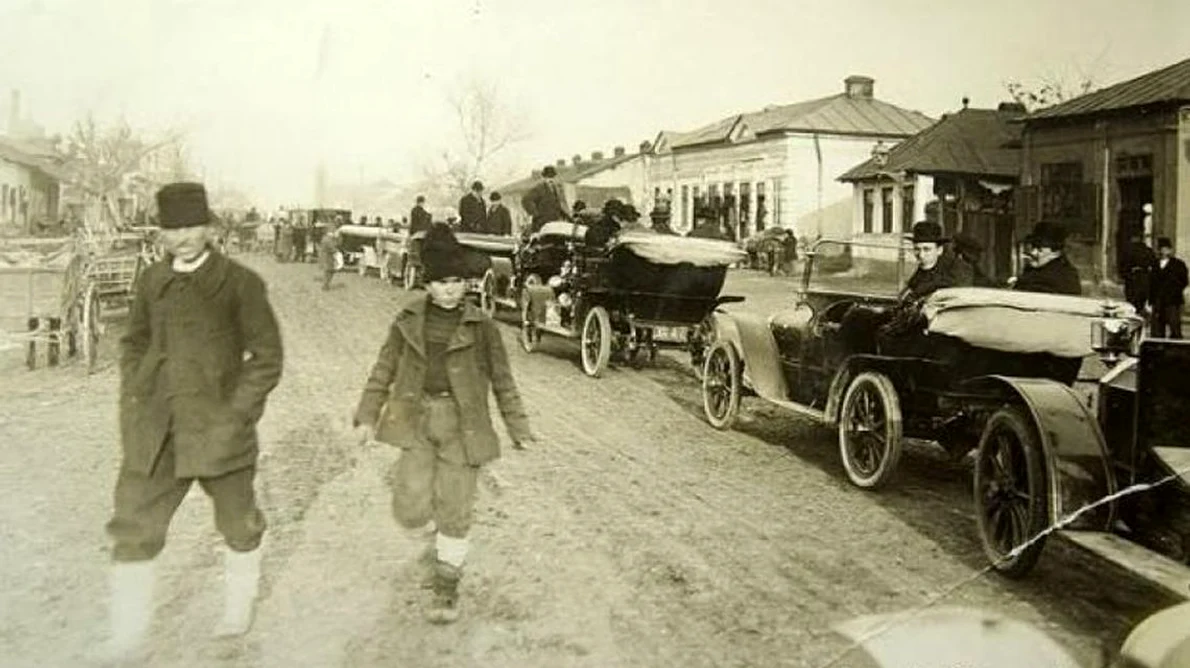 Cum arătau şmecherii de Bucureşti în anul 1913! jpeg