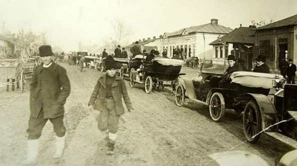 Cum arătau şmecherii de Bucureşti în anul 1913! jpeg