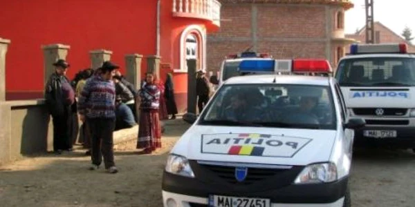 Poliţiştii au percheziţionat mai multe palate ţigăneşti foto arhivă