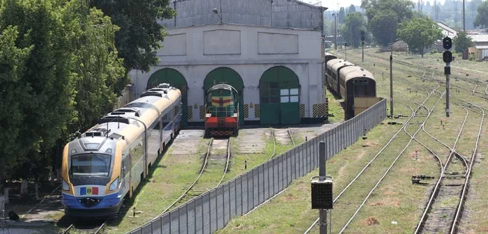 Trenurile au defecţiuni de finisaje şi la motoare Foto: Tudor Iovu