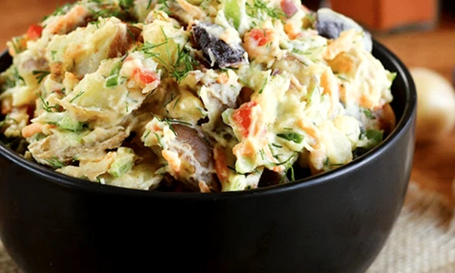 Salată de pui cu maioneză şi ciuperci jpeg