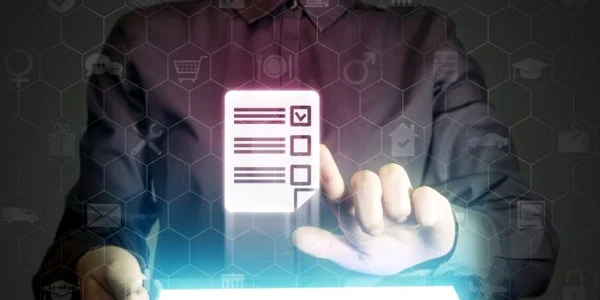 laptop formular online internet shutterstock