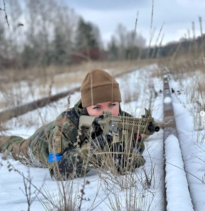 Anastasia Lenna, gata să își apere țara - foto Instagram