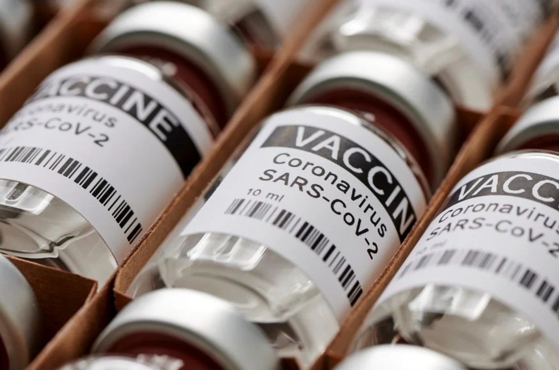 
    Vaccinul anti COVID-19 ajunge în România în ziua de Crăciun. Vaccinarea începe în 27 decembriefoto: Shutterstock  