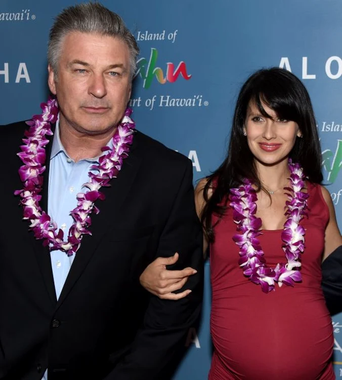 
    Hilaria Baldwin a vrut să transmită un mesaj pozitiv tuturor femeilor care au devenit mămici şi s-a pozat în lenjerie intimă după ce a născut.Foto: Instagram/Hilaria Clinton  