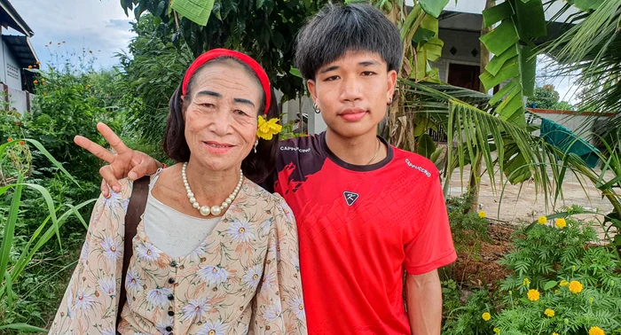 Wuthichai Chantaraj (19 ani) și Janla Namuangrak (56 de ani) (Foto: Profimedia)