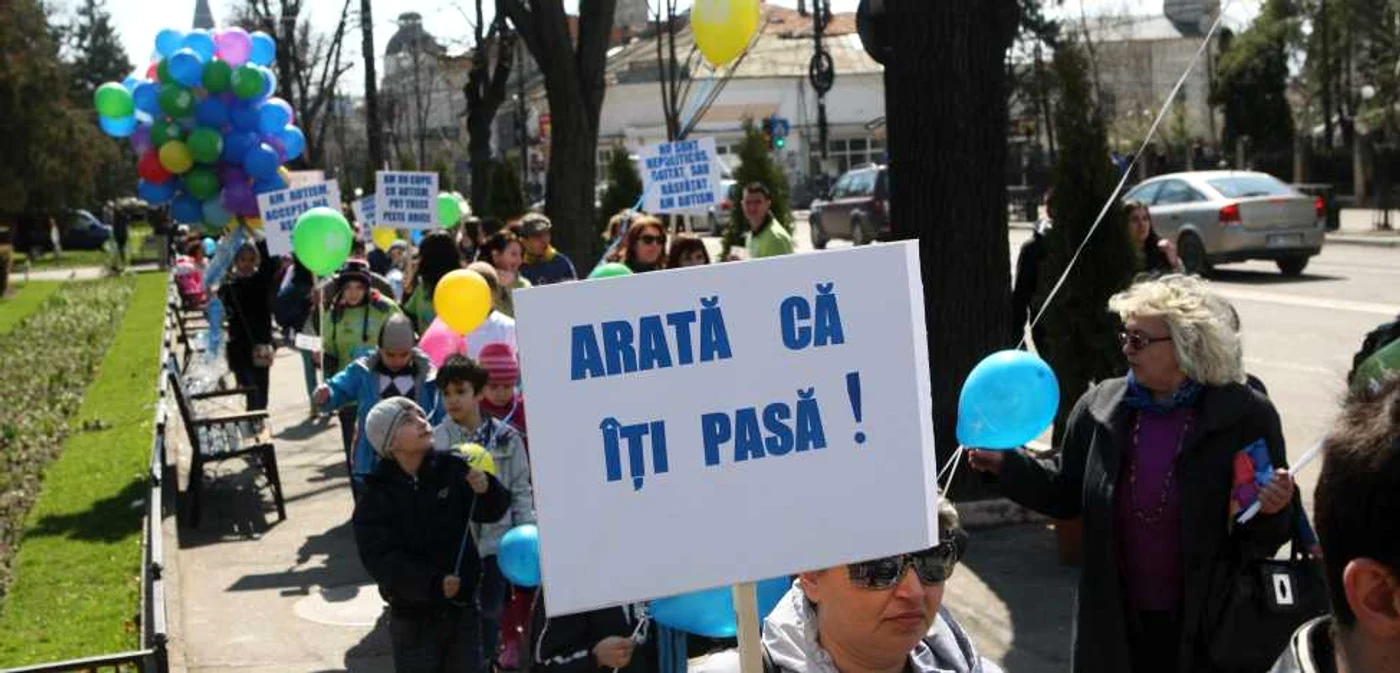 Marş pentru copiii cu autism de la Iaşi