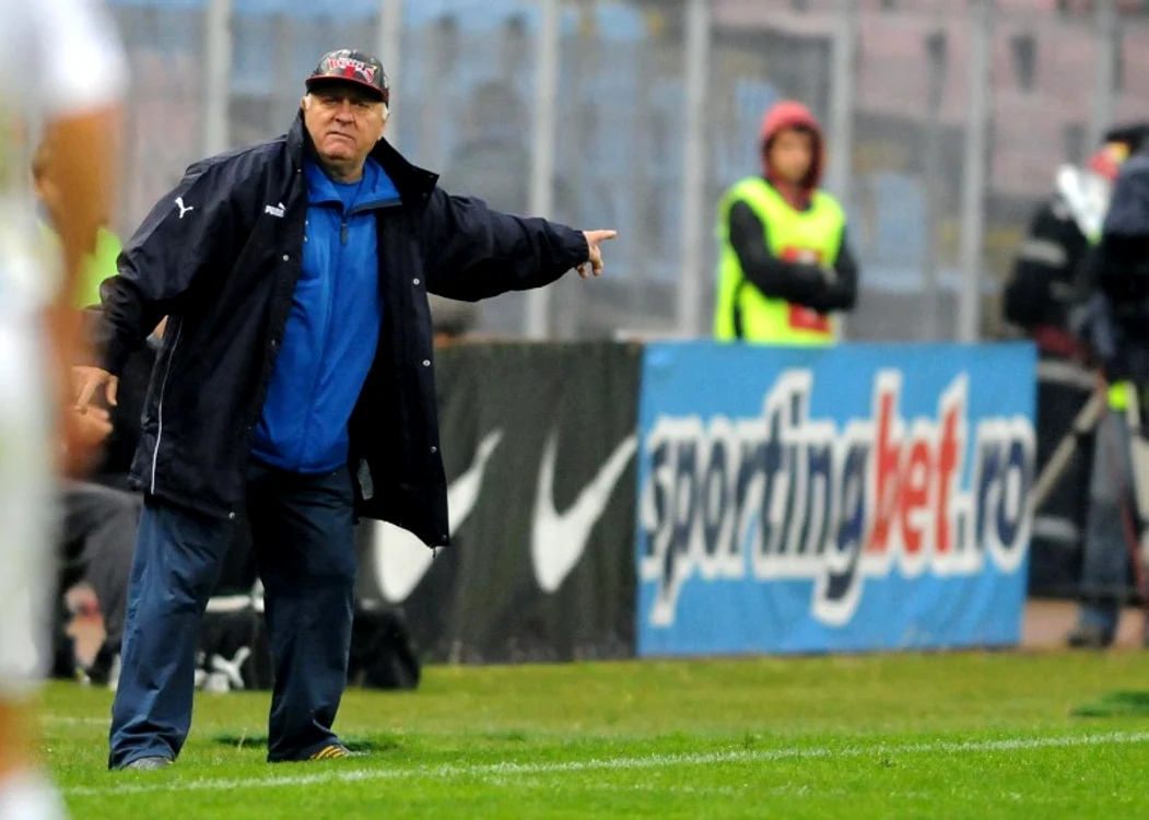 
    Ultima echipă de fotbal antrenată de Florin Halagian a fost Gloria BistrițaFoto: Sport Pictures  