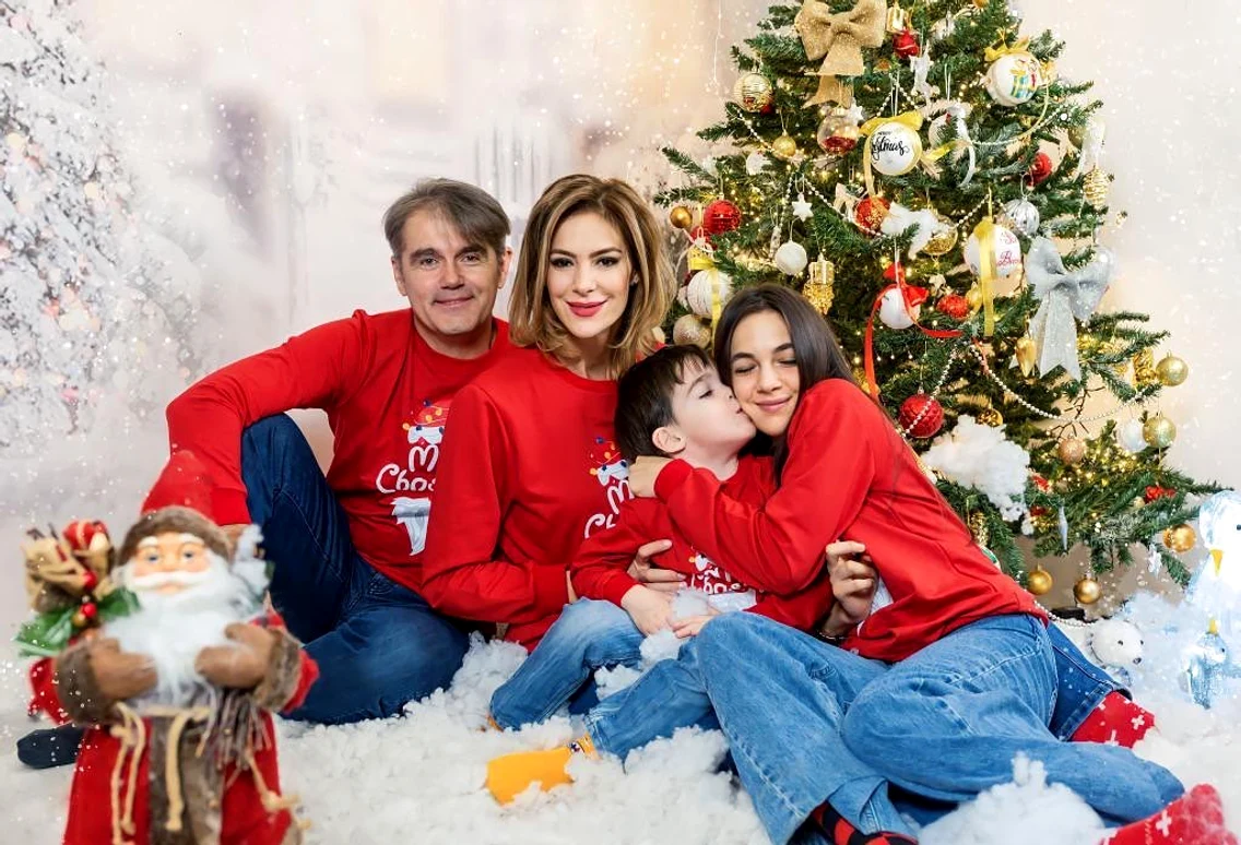 Roxana, alături de familie, cu ocazia Crăciunului. foto: Instagram