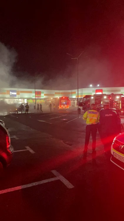 incendiu masina KFC