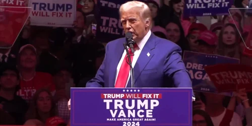 Donald Trump în timpul mitingului organizat la Madison Square Garden Foto Captură Video X jpg