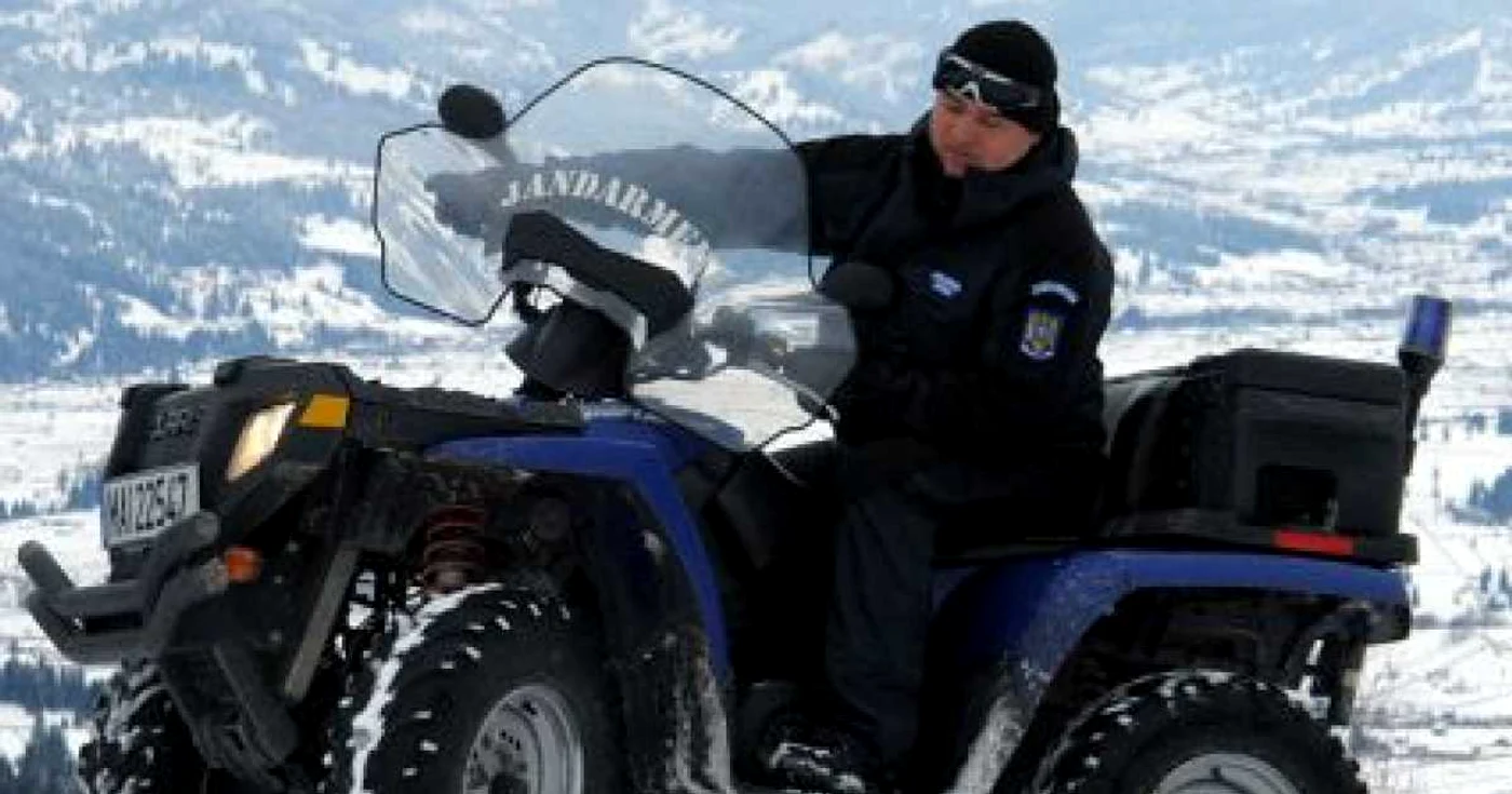 Vremea nefavorabila le-a ingreunat munca jandarmilor montani din Vatra Dornei