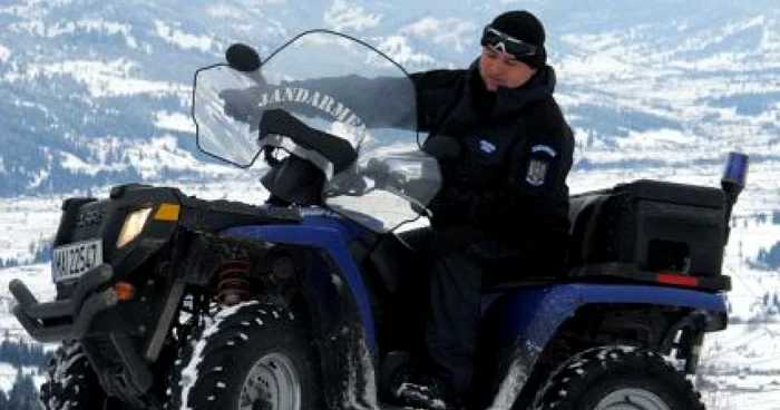 Vremea nefavorabila le-a ingreunat munca jandarmilor montani din Vatra Dornei