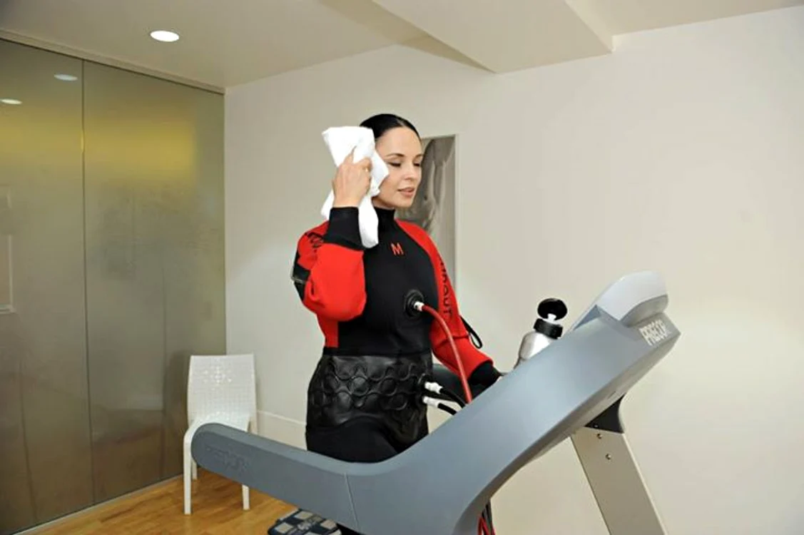 Andreea Marin slăbeşte la o clinică din Bucureşti