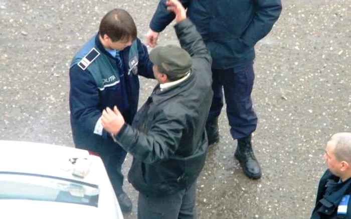 Băcăuanul s-a enervat pentru că i-a fost confiscată "marfa"