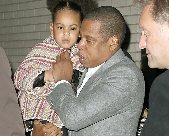 Kim o asortează pe micuţa North la hainele eiFoto: Guliver/Splashnews