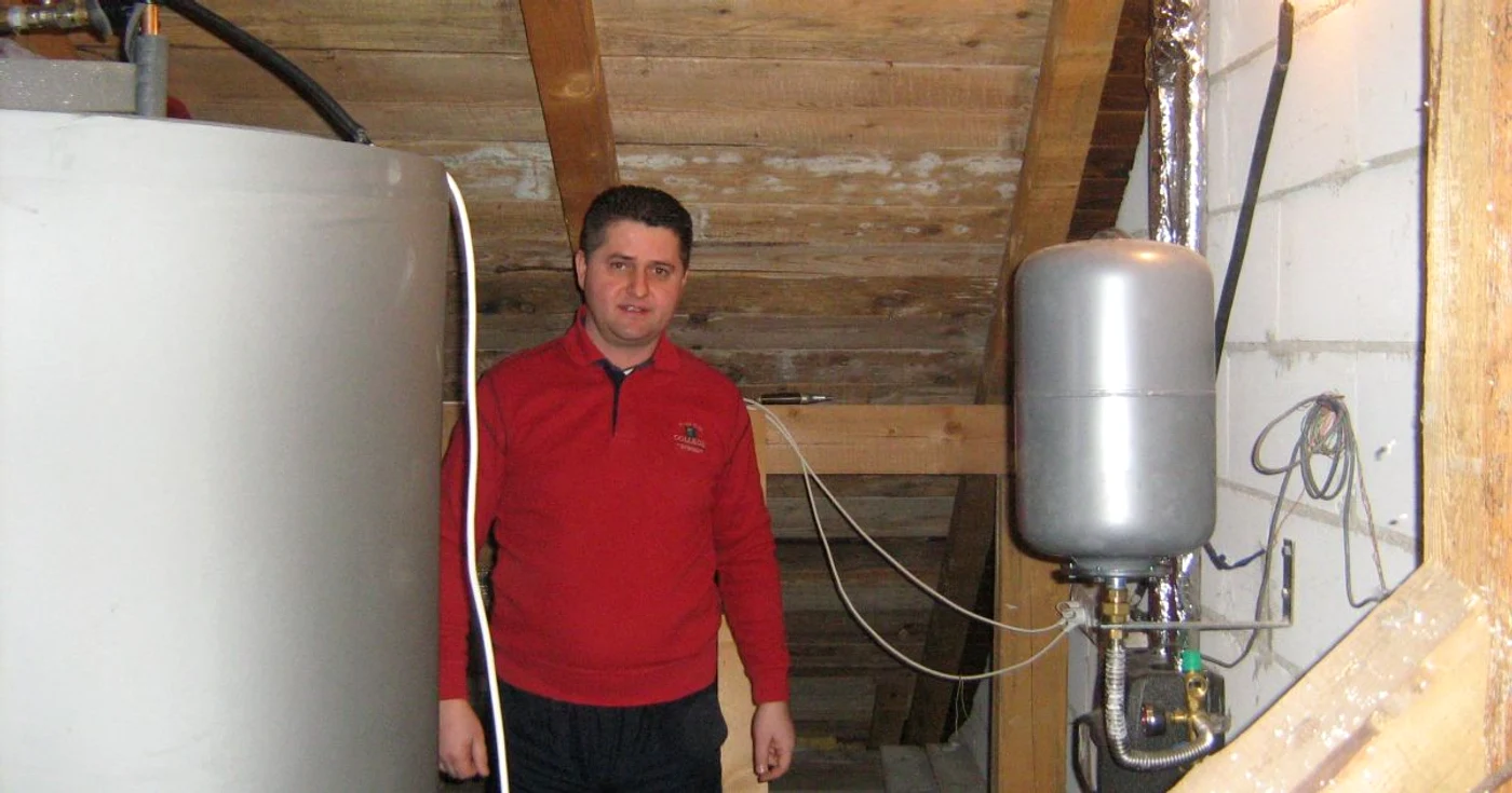 Boiler electric vs instant. Ambele dispozitive au propriile avantaje şi dezavantaje