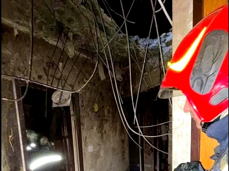 O dronă s-a prăbușit în timpul nopții peste un bloc din Galați.