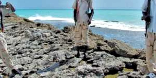Marinari români răpiţi în Somalia, eliberaţi