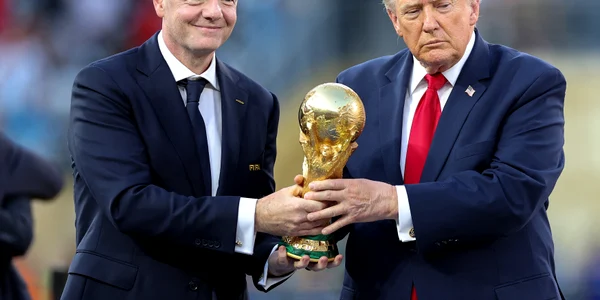 Donald Trump şi preşedintele FIFA, Gianni Infantino FOTO AFP