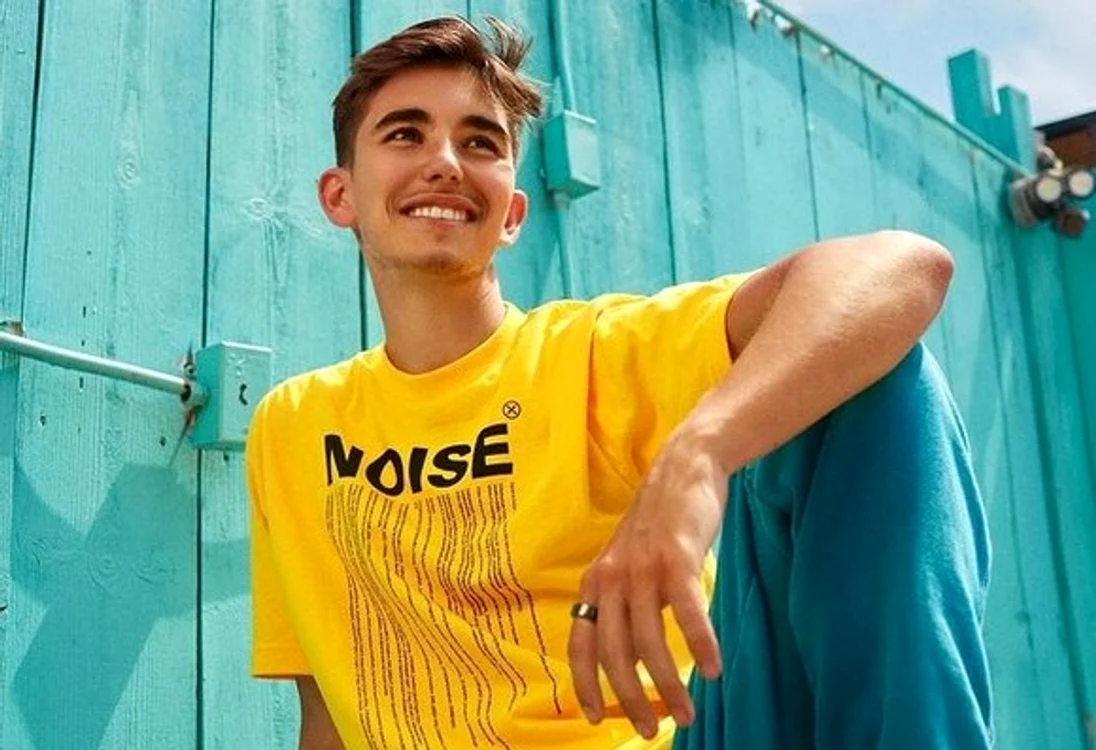 
    Sebastian Dobrincu (23 de ani)  