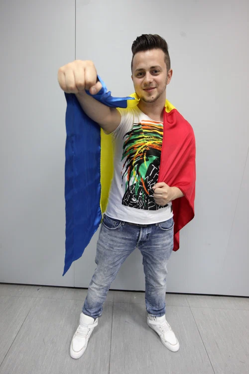 Toni, 25 ani, ar vrea să zboare spre Marte ca Superman