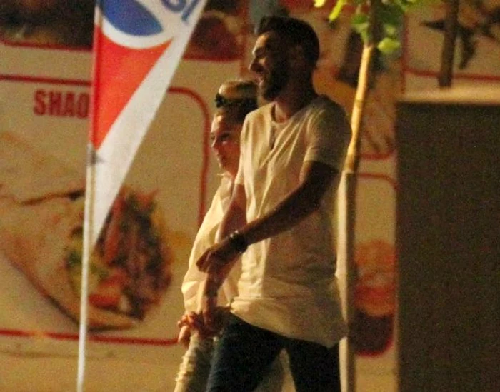 
    Crina Matei şi Bogdan s-au retras la hotel, unde au stins repede lumina din camerăfoto: Blitz  