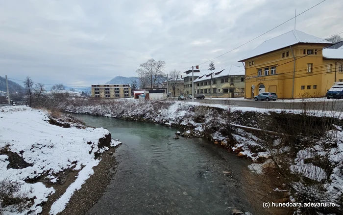 Râul Crișul Alb, din nou limpede, în cea mai mare parte a anului. Foto: Daniel Guță. ADEVĂRUL