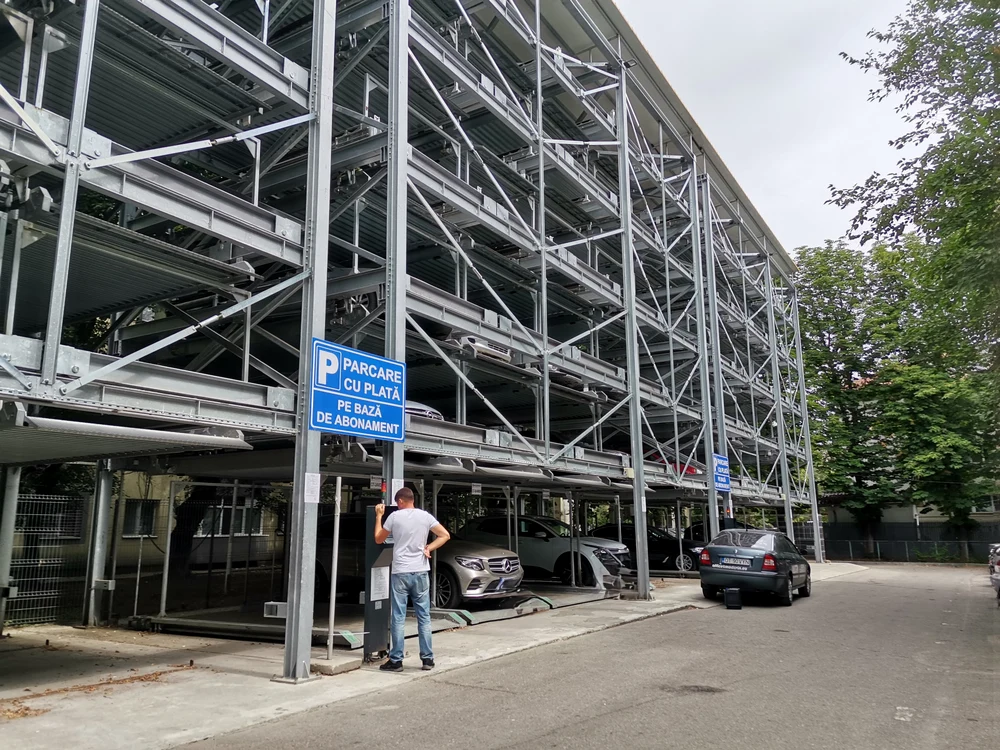 Firma care asigură mentenanța și-a trimis personal pentru verificări FOTO: A.M.