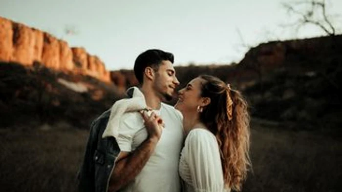 Orice relație are nevoie de romantism ca să supraviețuiascăfoto: unsplash.com