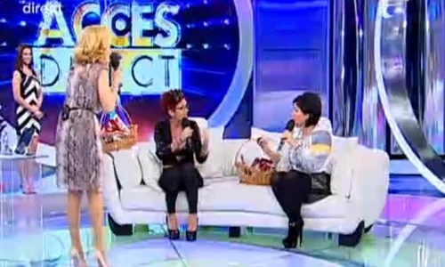 Simona Gherghe şi Iuliana Luciu n au ştiut ce să mai facă pentru a le acoperi pe cele două certăreţe jpeg