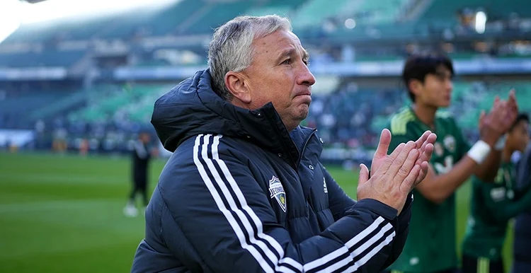 Dan Petrescu, mulțumit după victoria contra thailandezilor. Foto Facebook Jeonbuk