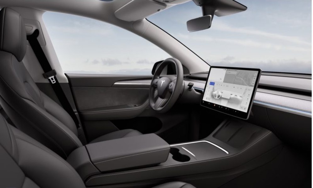 Șoferul care și-a cumpărat o Tesla nouă și s-a trezit cu o factură uriașă pentru reparații chiar a doua zi. „Descoperi pur și simplu aceste lucruri“