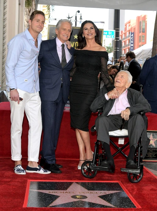 1 michael douglas and catherine zeta jones gettyimages 1064333016 jpg jpeg