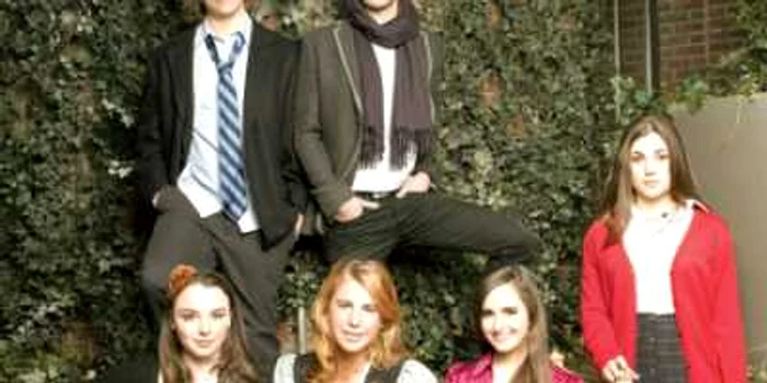 „Tinerii bogaţi“ din Manhattan ,cei care nu se sfiesc să îşi trăiască „în văzul lumii“ existenţele de lux.