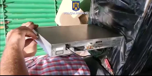 BIJUTERII ASCUNSE IN APARATE mp4 thumbnail png