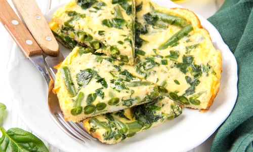 Omleta cu spanac si fasole verde  Sursa foto shutterstock 1305046762 jpg