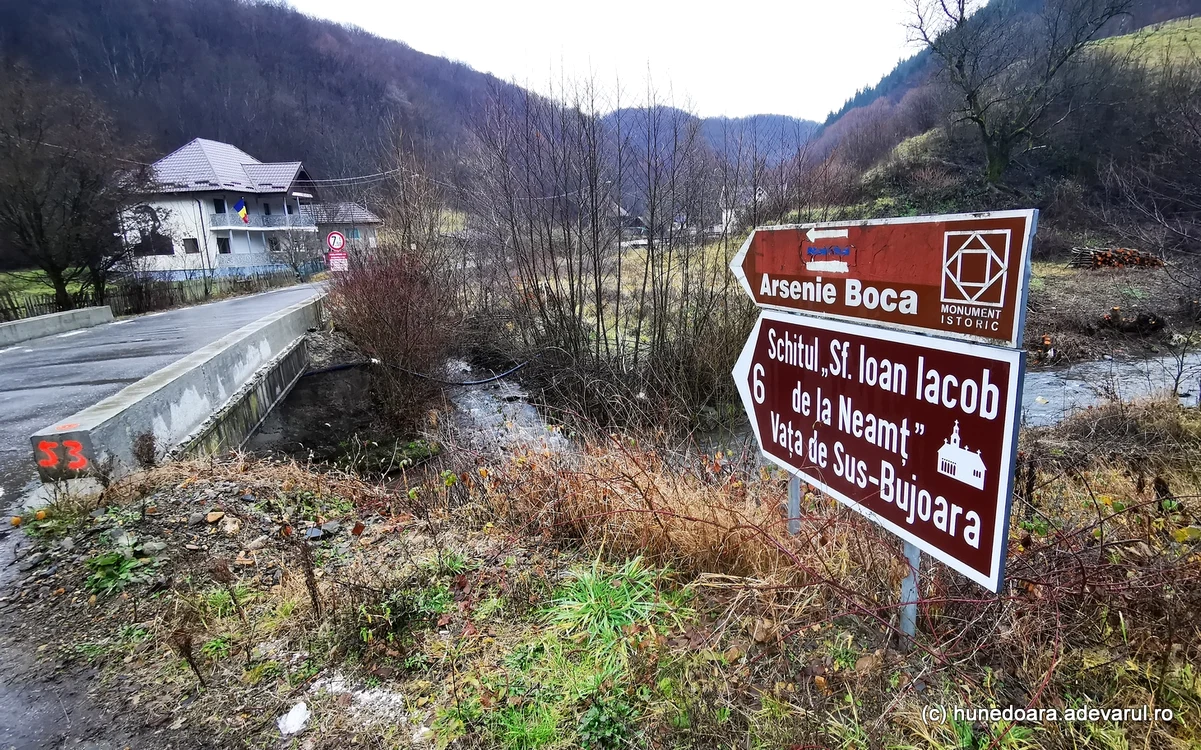 Drumul spre locul natal al lui Arsenie Boca. Foto: Daniel Guță