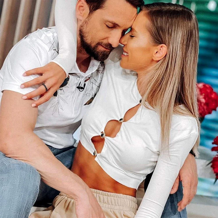 Dani Oţil a redus cheltuielile familiei