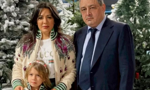 Oana Mizil, alături de Marian Vanghelie și de fiica lor, Maria  Sursa: Facebook