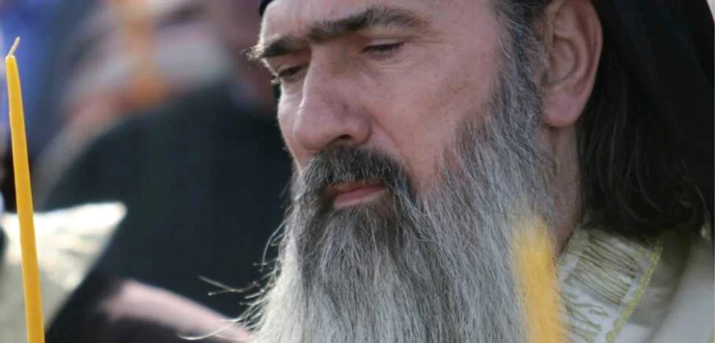 ÎPS Teodosie s-a rugat pentru sufletul Monseniorului Ştefan Ghenţa FOTO Arhiepiscopia Tomisuui
