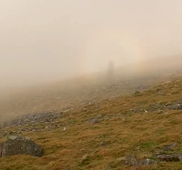 Spectrul Brocken poate fi văzut doar în munţi Foto: Captură video