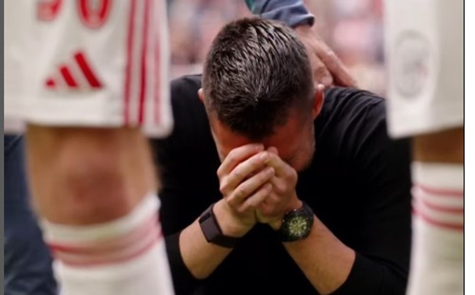 Ajax, lovită de blestem: după ce l-a refuzat pe Chivu, a pierdut titlul la un punct / Românul face senzație în Serie A
