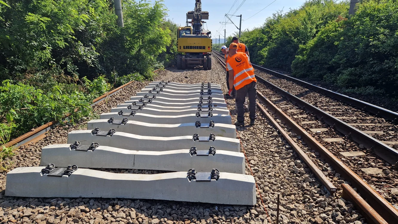 CFR face reparații pe linile de tren din Cluj, Foto: Facebook CFR Infrastructură