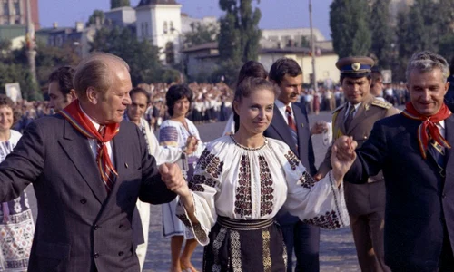 Au fost publicate fotografii inedite de la vizita președintelui american Gerald Ford în România jpeg