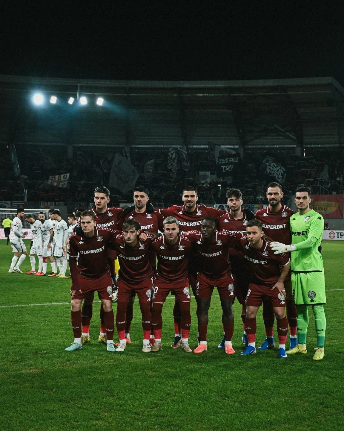 Rapid a urcat pe primul loc în Superligă, după victoria de la Sibiu. Momente grele pentru Cristi Manea