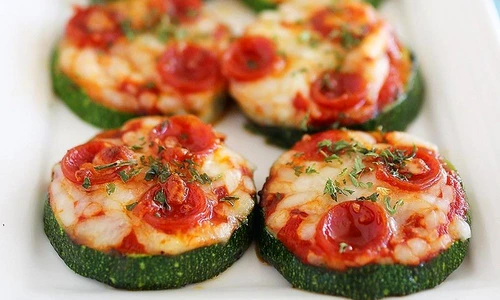 aperitiv rapid mini pizza din dovlecei jpeg