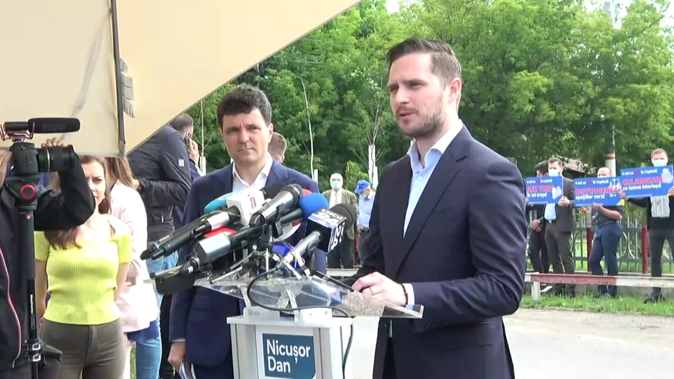 Bujduveanu a avut și momente tensionate cu Primarul Capitalei FOTO Facebook / Stelian Bujduveanu 