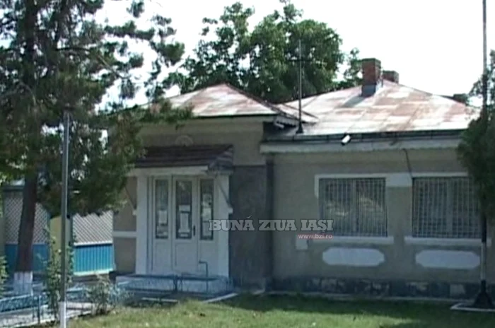 Copiii merg la grădiniţă în fostul sediu al poliţiei (capturi bzi.ro)