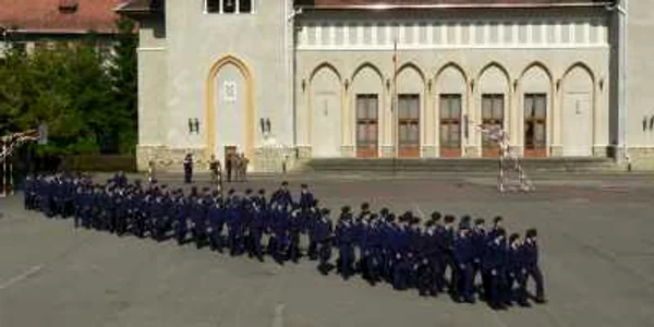 La Colegiul Militar Liceal „Ştefan cel Mare” Câmpulung Moldovenesc sunt 120 de locuri